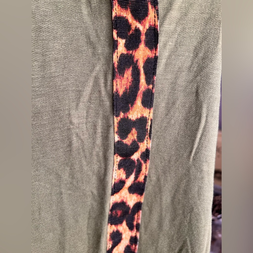 ANTHROPOLOGIE MARONIE
ANIMAL PRINT COMFY ANKLE PANTS - Picture 2 of 2